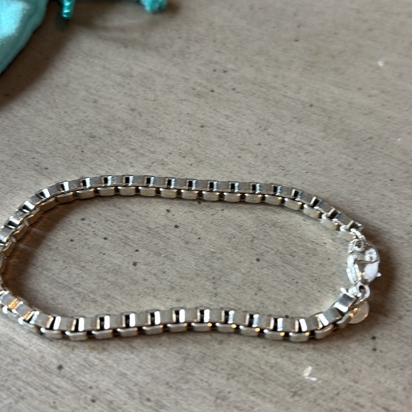 Tiffany & Co. Silver Venetian Bracelet PRICE DROP Today Only Closet clearout - Picture 3 of 10